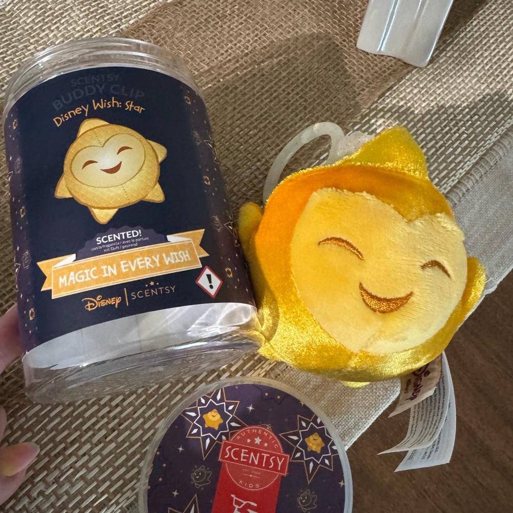 Scentsy Disney Wish Star Scent Buddy Clip - Bright Yellow Plush